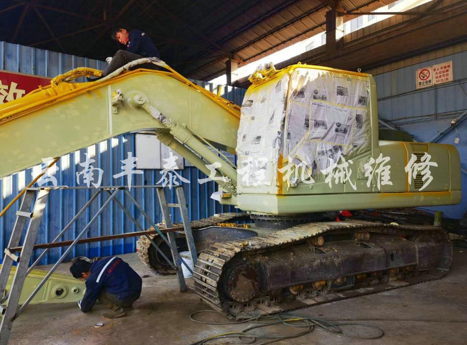 解讀挖掘機維修中的典型問題：如何應(yīng)對潤滑系統(tǒng)故障？